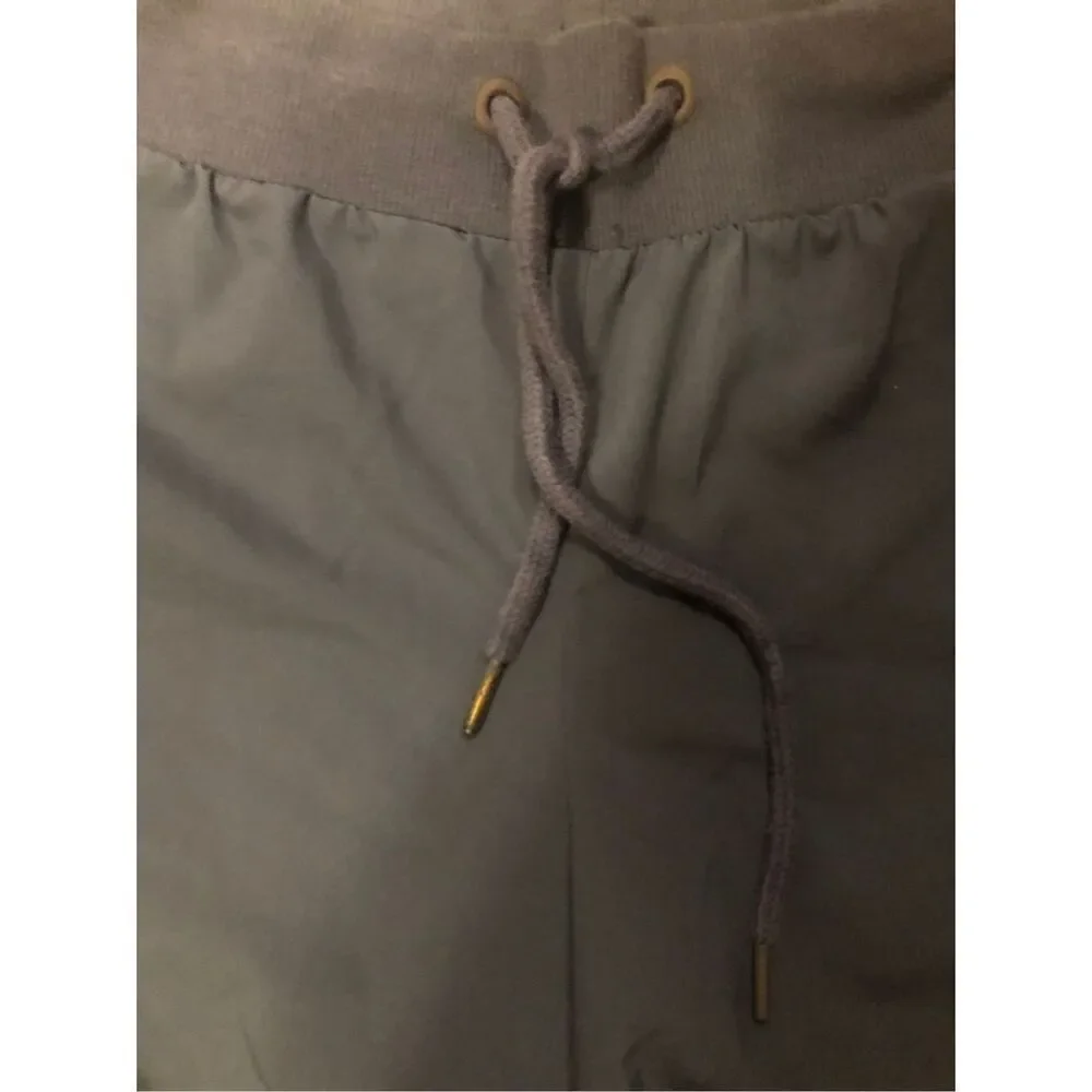 Brisas athletic Shorts in the color cashmere blue, featuring a high waistband, i